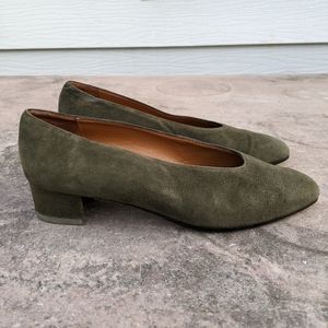 Ann Taylor Suede Block Heel Green Loafer Size 6
